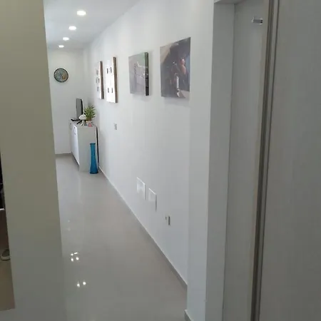 Paraiso Royal Ombra Apartmán *